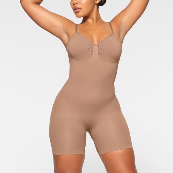 SKIMS Sculpting Bodysuit Shapewear with Legs Size S/M NEW! - Picture 3 of 3